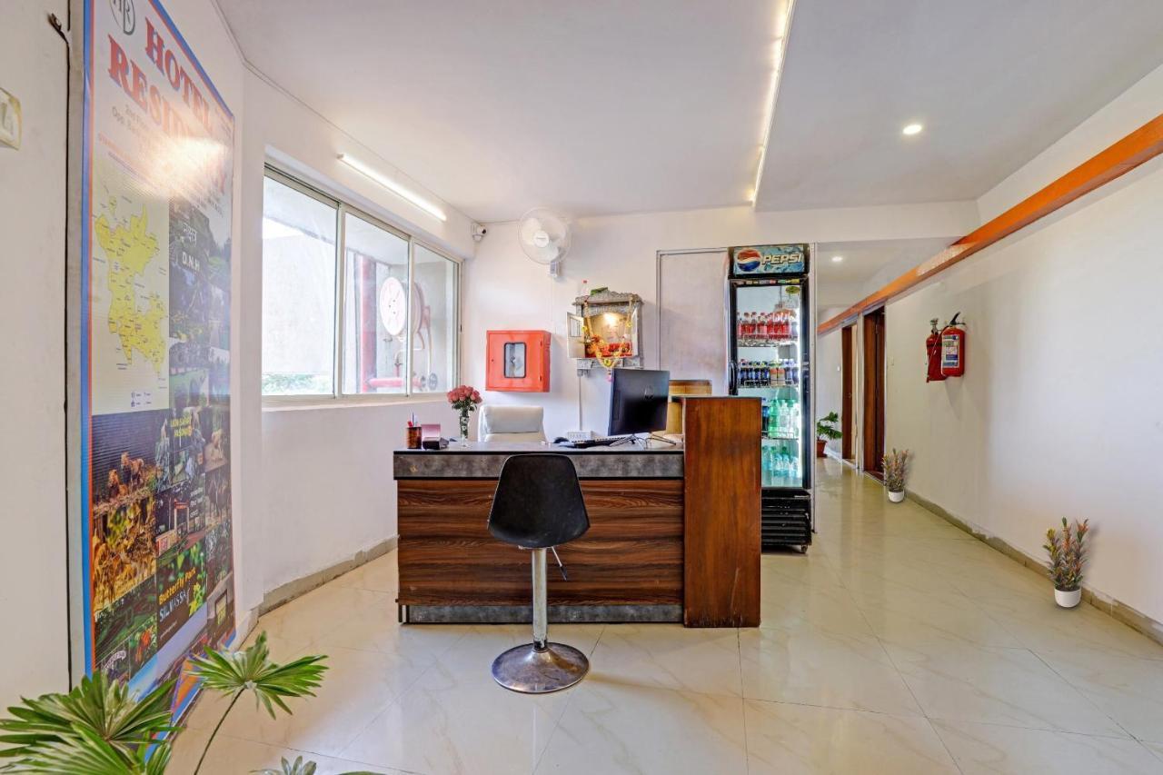 Oyo Flagship Hotel Residency Silvassa Εξωτερικό φωτογραφία