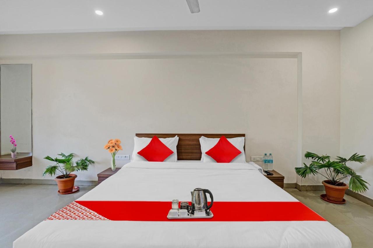 Oyo Flagship Hotel Residency Silvassa Εξωτερικό φωτογραφία