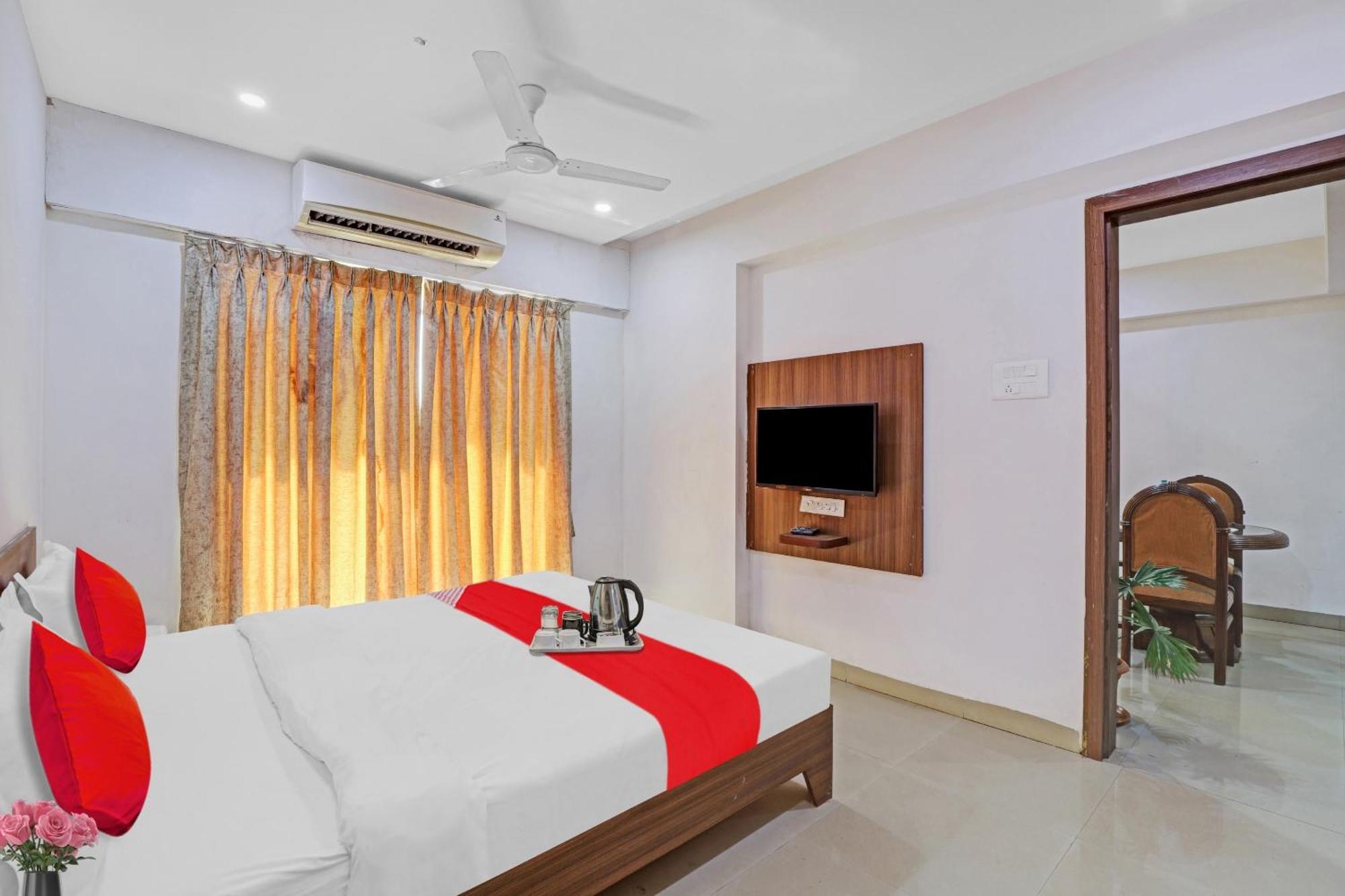 Oyo Flagship Hotel Residency Silvassa Εξωτερικό φωτογραφία