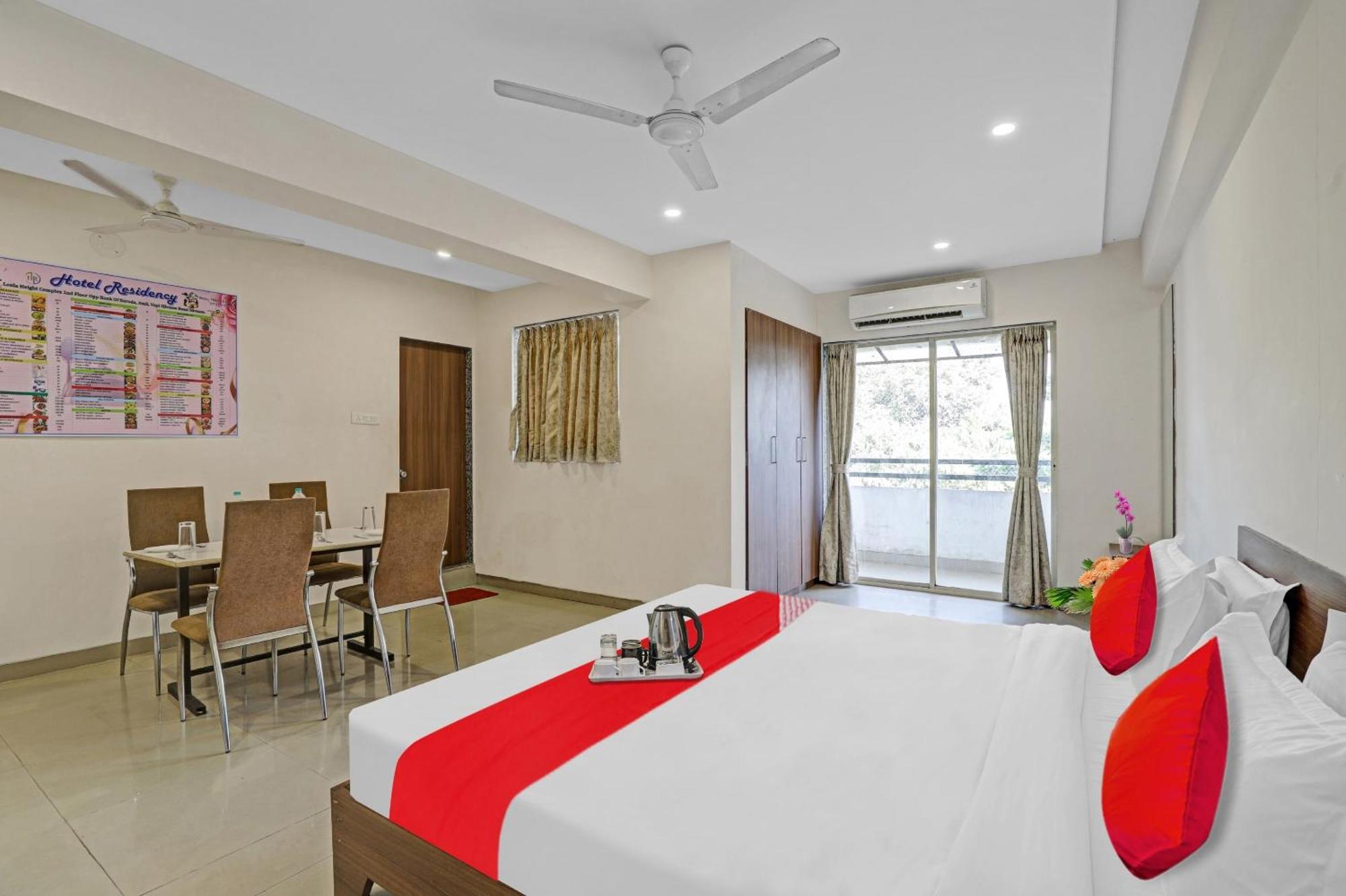 Oyo Flagship Hotel Residency Silvassa Εξωτερικό φωτογραφία
