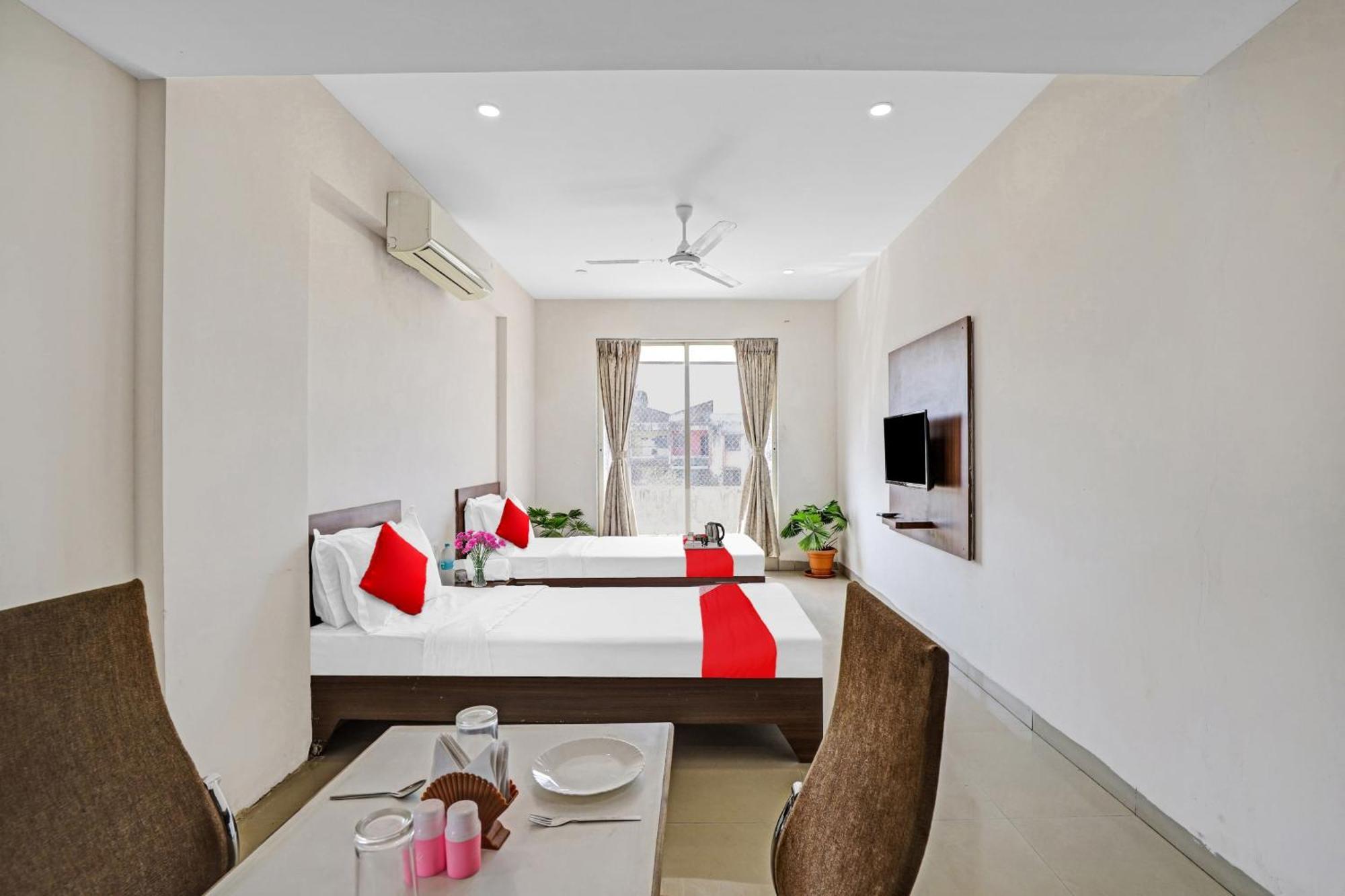 Oyo Flagship Hotel Residency Silvassa Εξωτερικό φωτογραφία