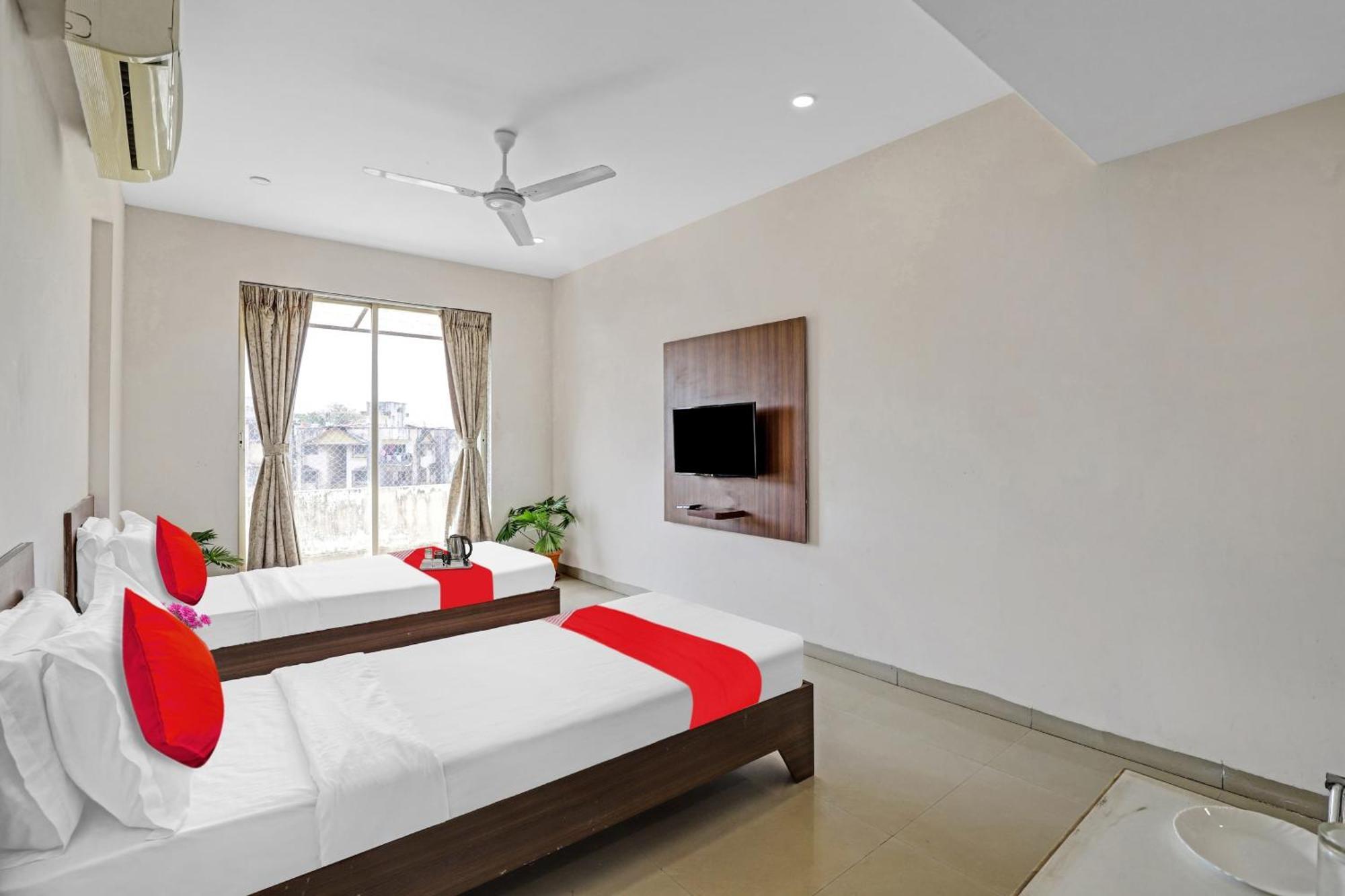 Oyo Flagship Hotel Residency Silvassa Εξωτερικό φωτογραφία
