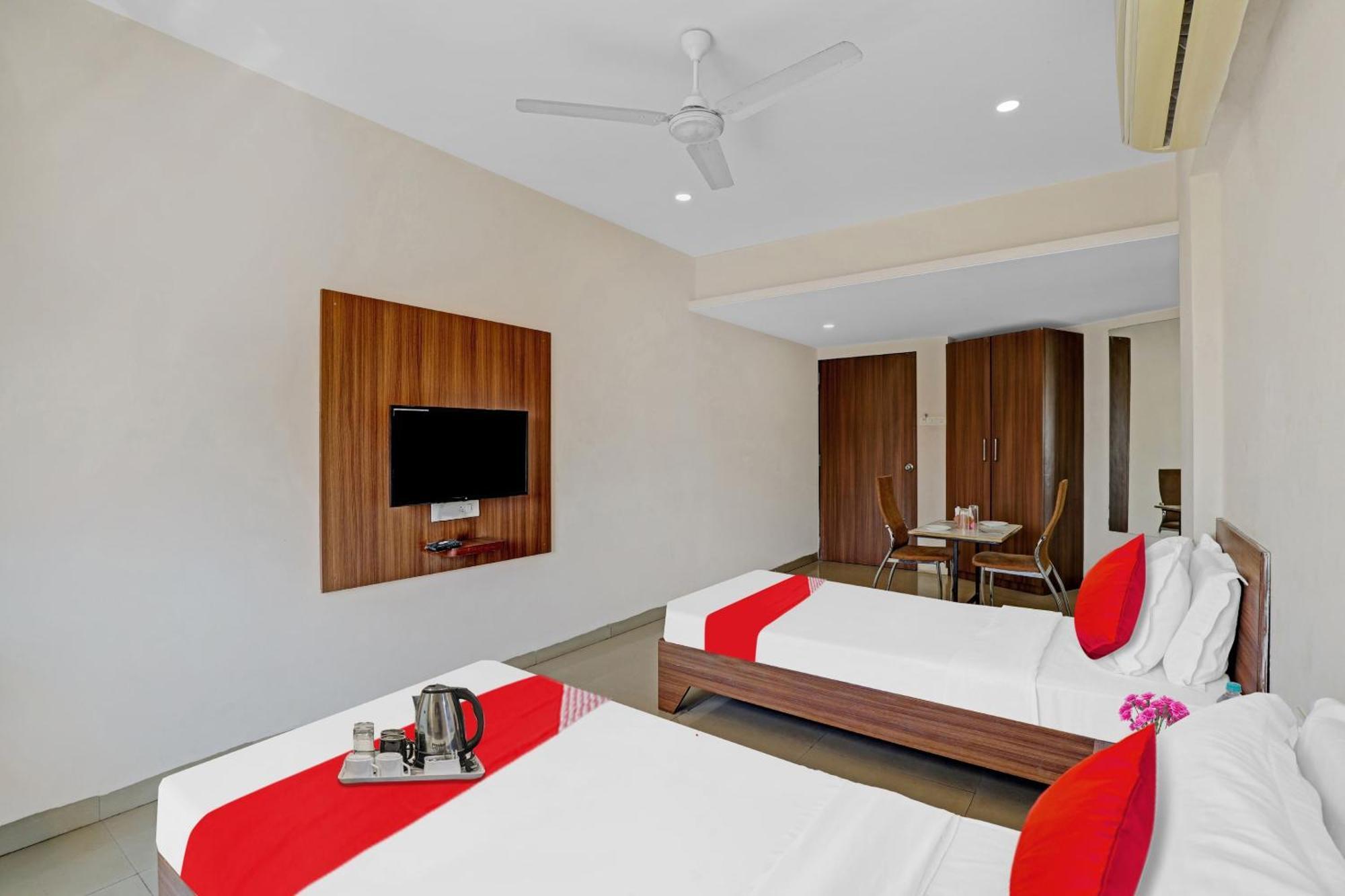 Oyo Flagship Hotel Residency Silvassa Εξωτερικό φωτογραφία